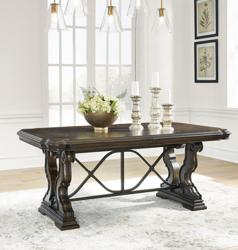 Maylee Dining Room Set