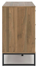 Deanlow Bedroom Package