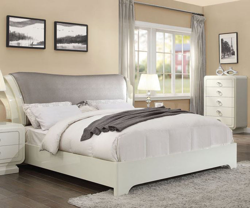 Acme Furniture Bellagio King Panel Bed in PU and Ivory High Gloss 20387EK image